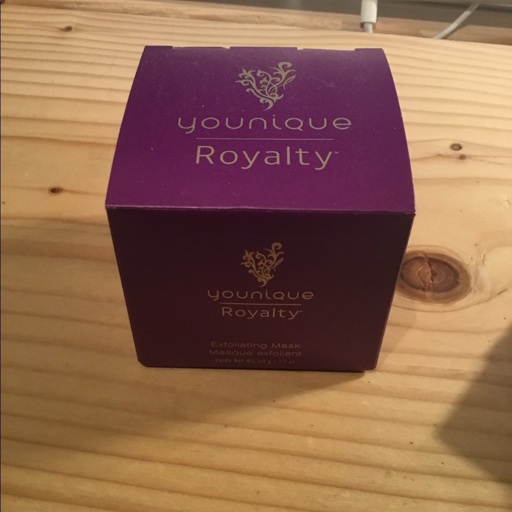 Younique Royalty Exfoliating Mask